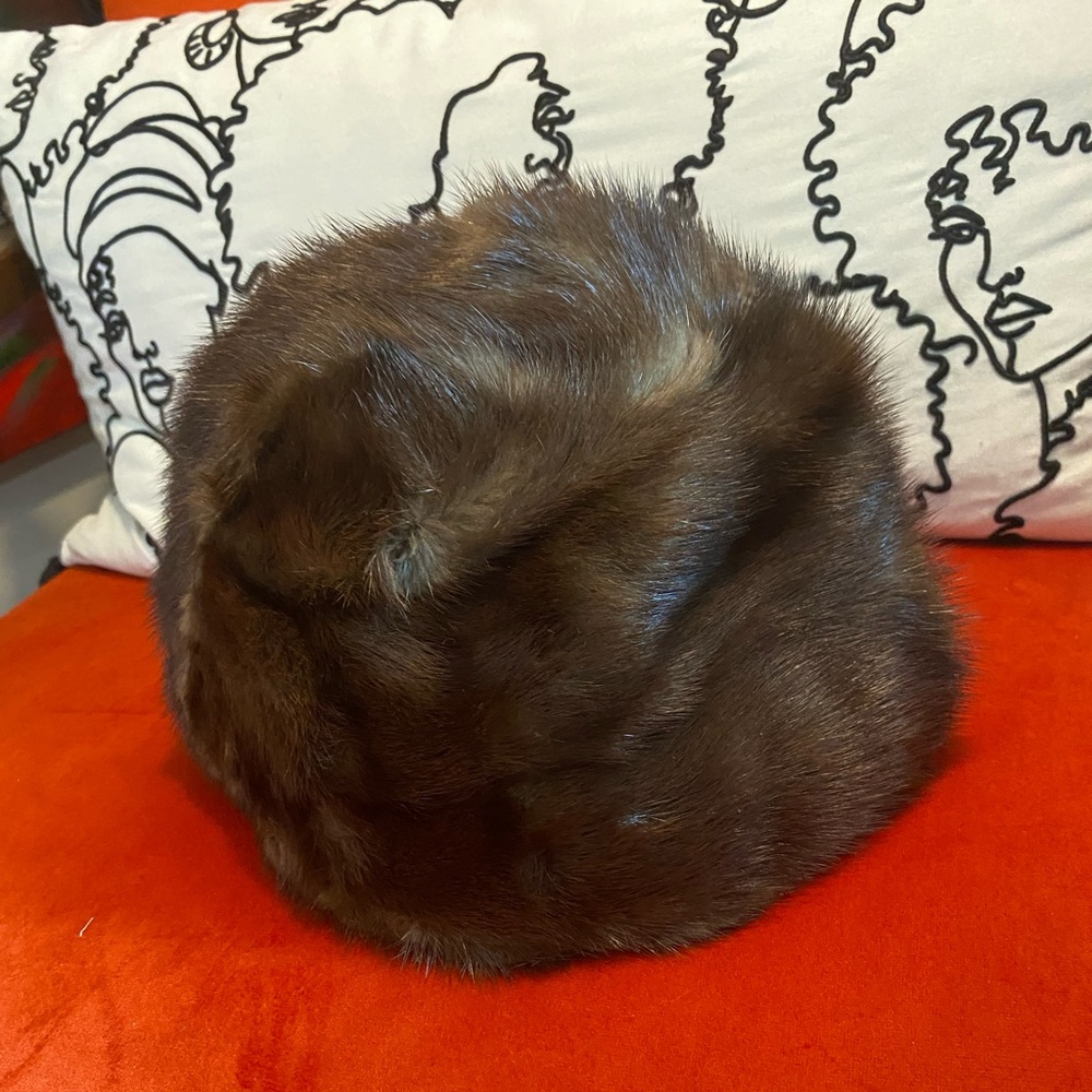 Reggi of Wilshire Vintage genuine mink hat